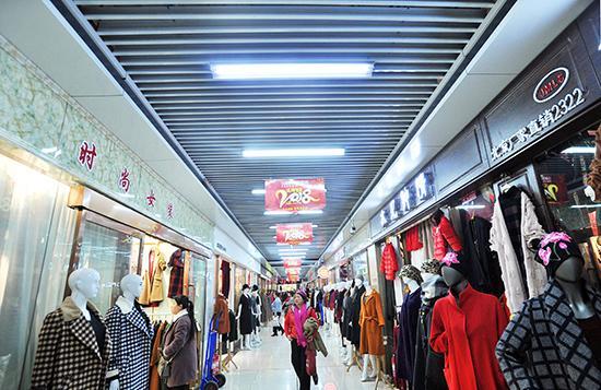 安下家來 拼出新事業(yè) 北京服裝批發(fā)市場外遷滄州的商戶轉(zhuǎn)型之路